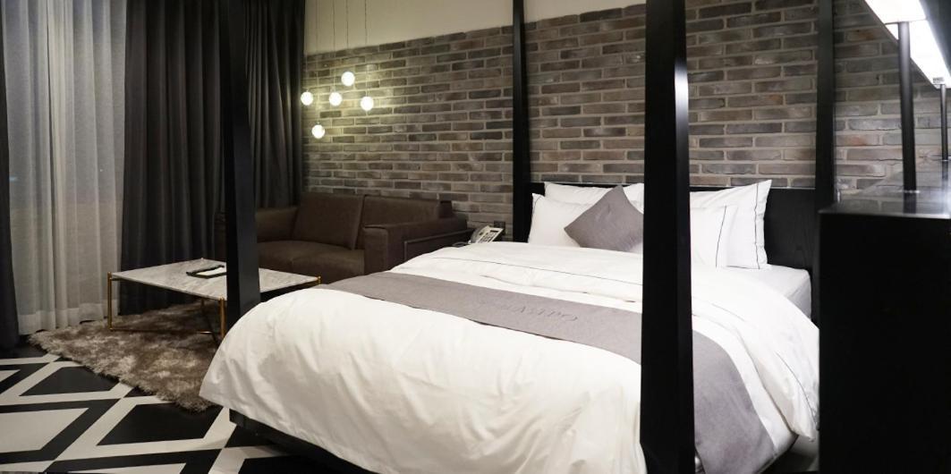 Astro Hotel Yongin Exterior foto